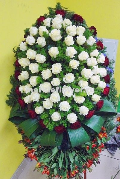33-ВЖЭ Венок из живых цветов